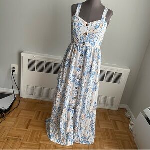 Sleeveless floral maxi dress with buttons
